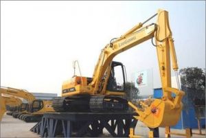 山重建機：MC216-9挖機在徐交會(huì )上表演書(shū)法獲喝彩